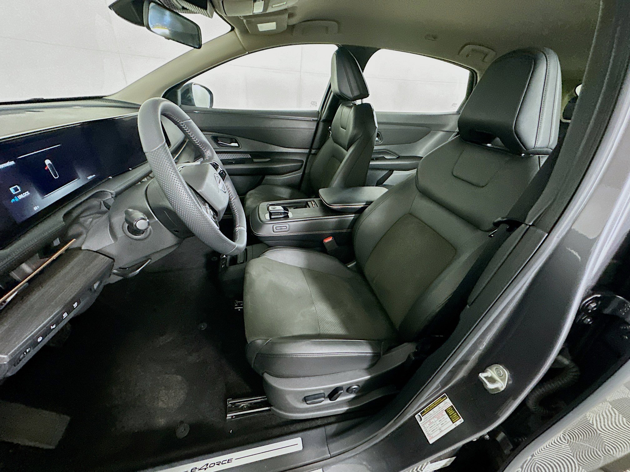 Used 2024 Nissan Ariya AWD image 13