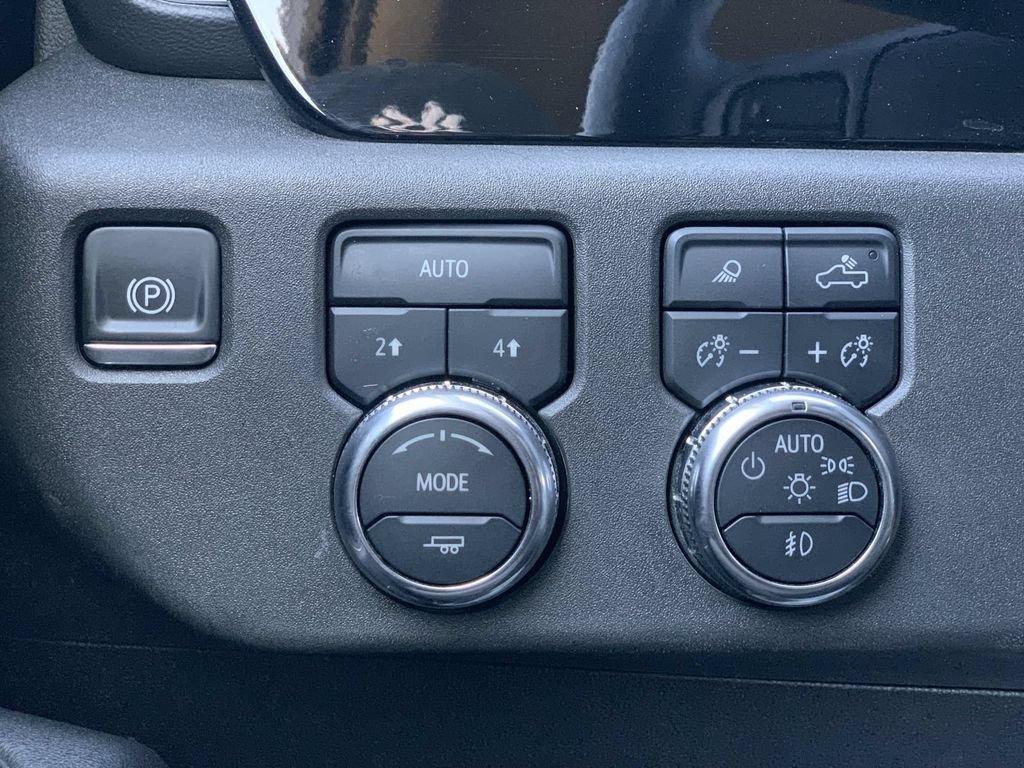 Used 2025 GMC Sierra 1500 SLT AWD/4WD image 15