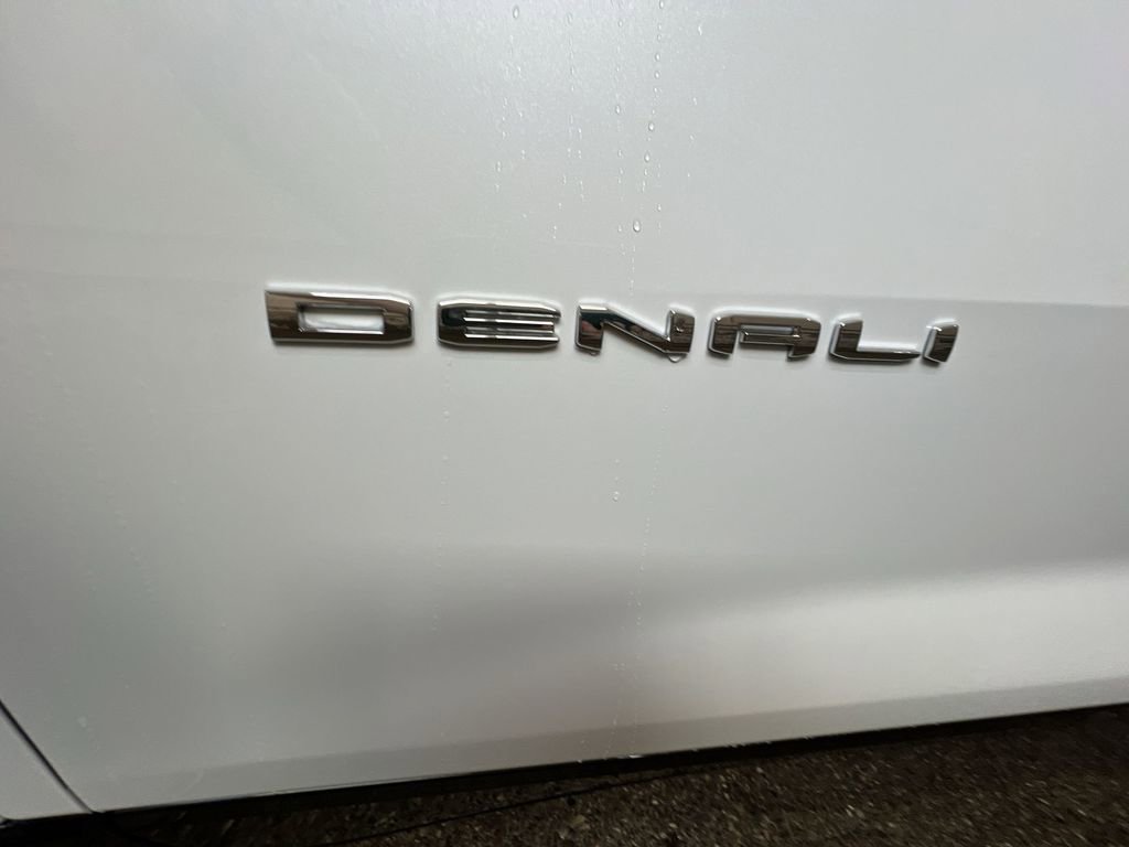 New 2026 GMC Acadia Denali Ultimate w/ LPO, Floor Liner Package image 33