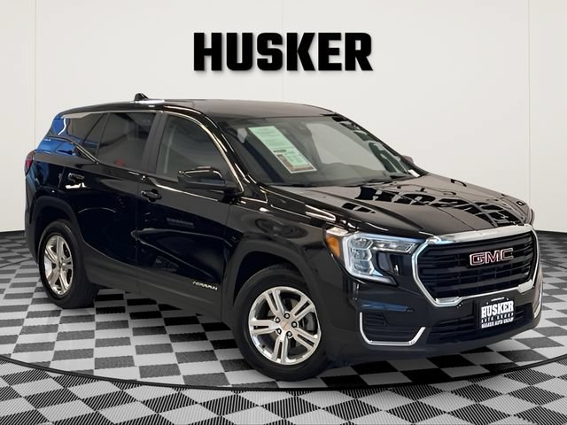 Used 2024 GMC Terrain SLE FWD image 1