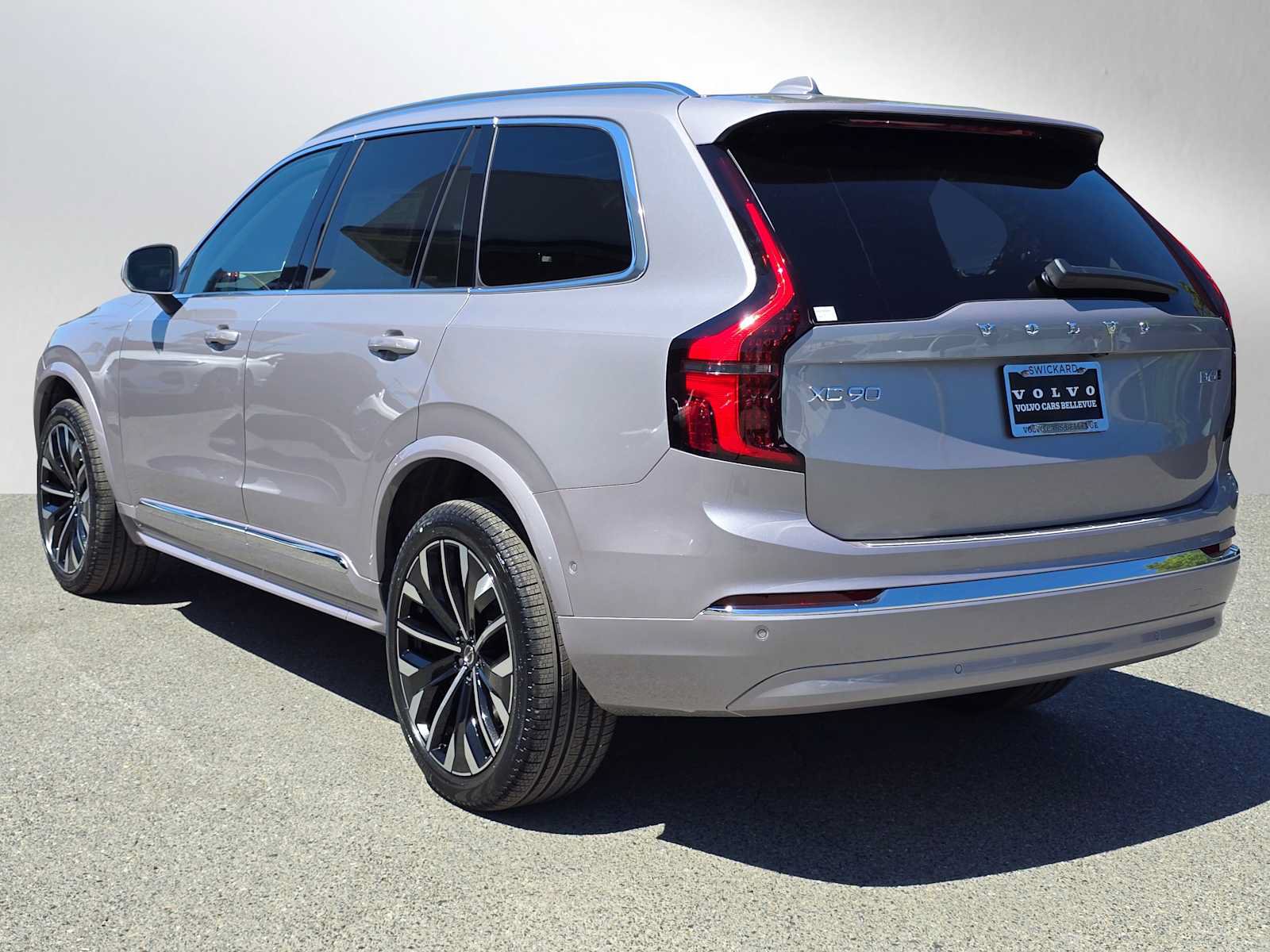 New 2026 Volvo XC90 B6 Plus w/ Protection Package AWD/4WD image 5