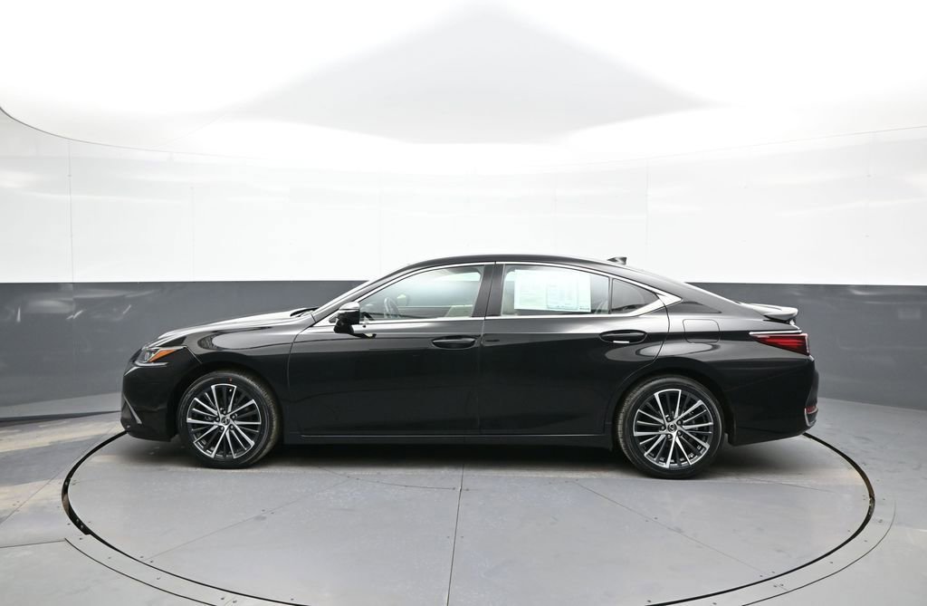 Used 2024 Lexus ES 300h w/ Premium Package FWD image 9
