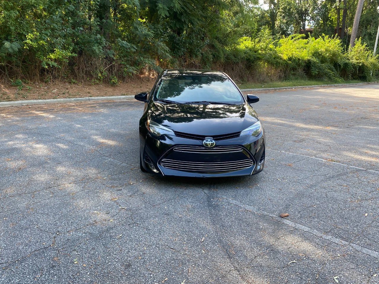 Used 2019 Toyota Corolla LE FWD image 2