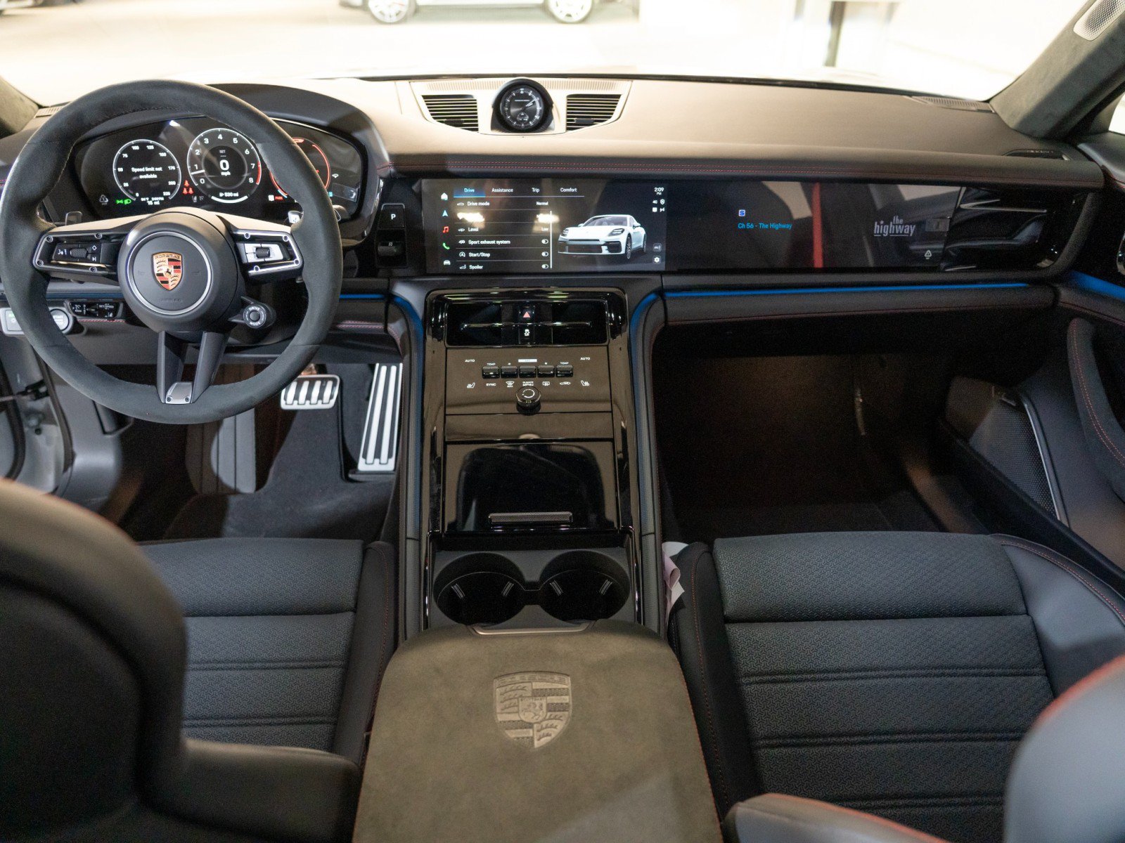 New 2026 Porsche Panamera GTS AWD/4WD image 25
