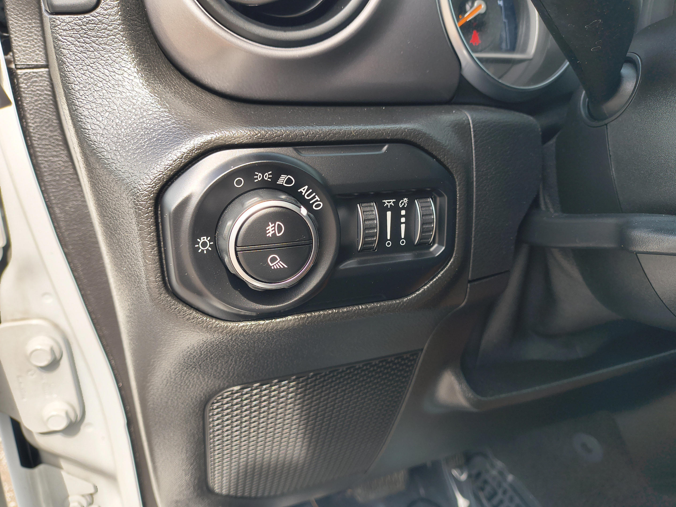 Used 2021 Jeep Gladiator Sport AWD/4WD image 26