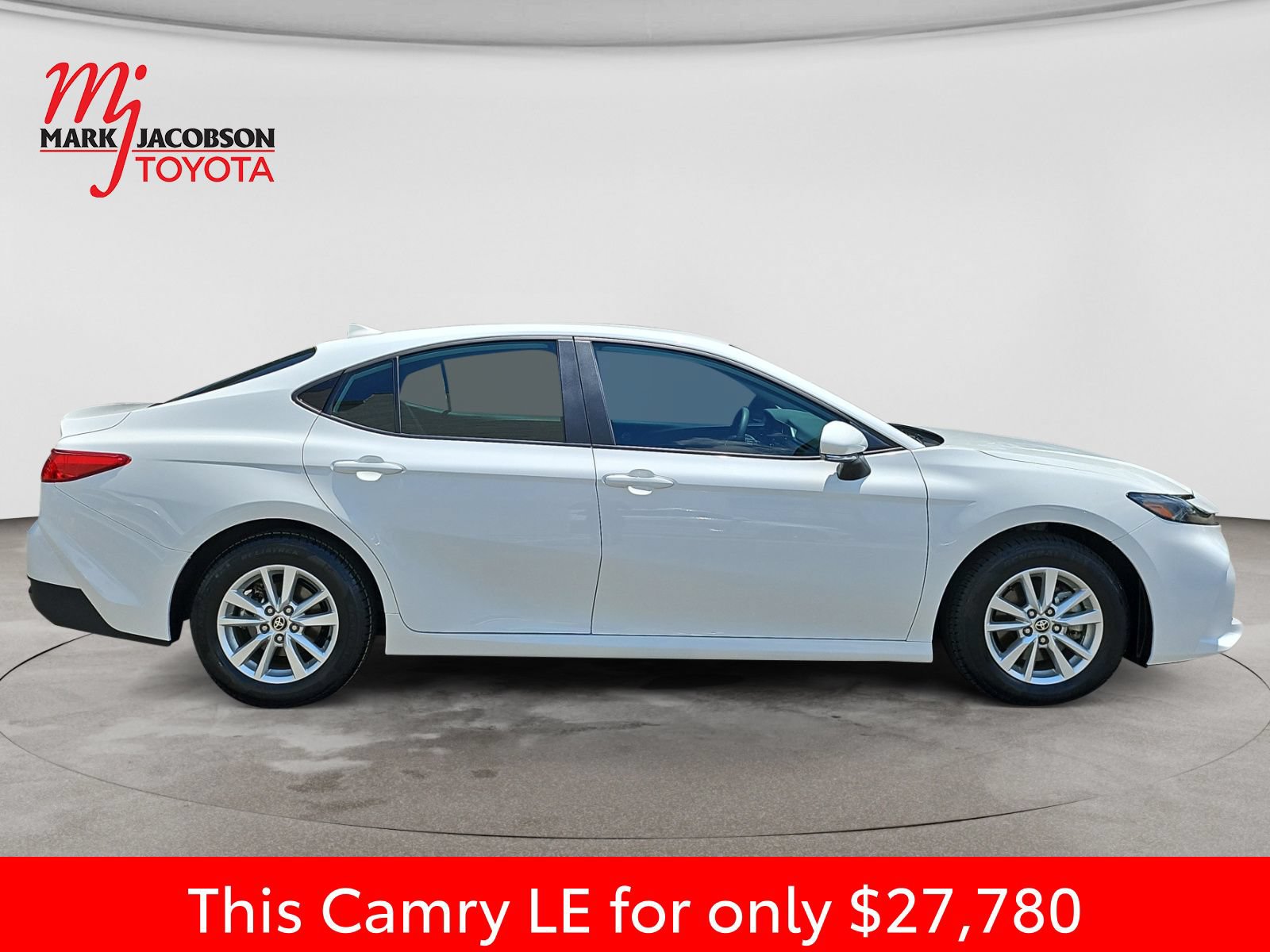 Used 2025 Toyota Camry LE FWD image 7