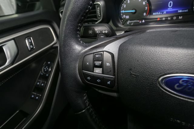 Used 2020 Ford Explorer XLT w/ Equipment Group 202A AWD/4WD image 31
