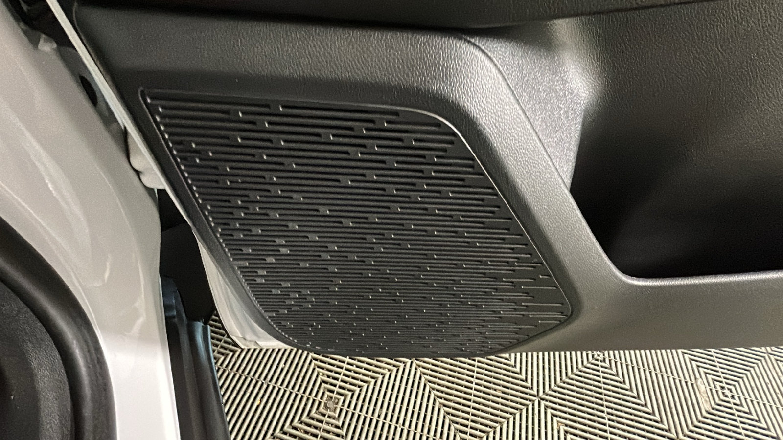 Used 2026 Chevrolet Equinox LT w/ LPO, Floor Liner Package FWD image 36