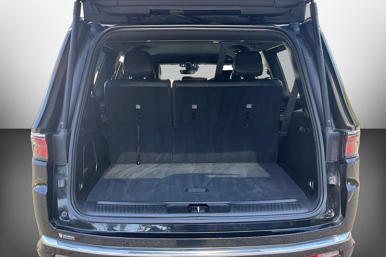 Certified 2024 Jeep Wagoneer Series II AWD/4WD image 25