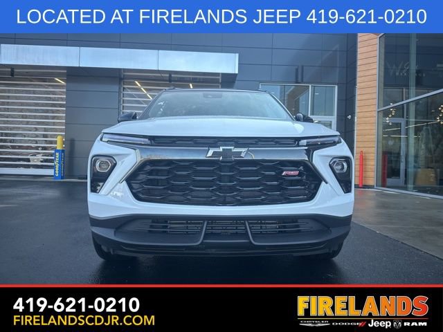 Used 2024 Chevrolet TrailBlazer RS w/ Driver Confidence Package image 2