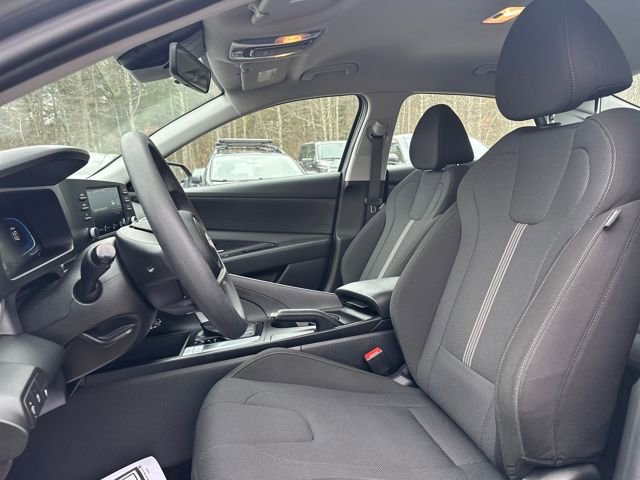 Certified 2025 Hyundai Elantra SE image 14