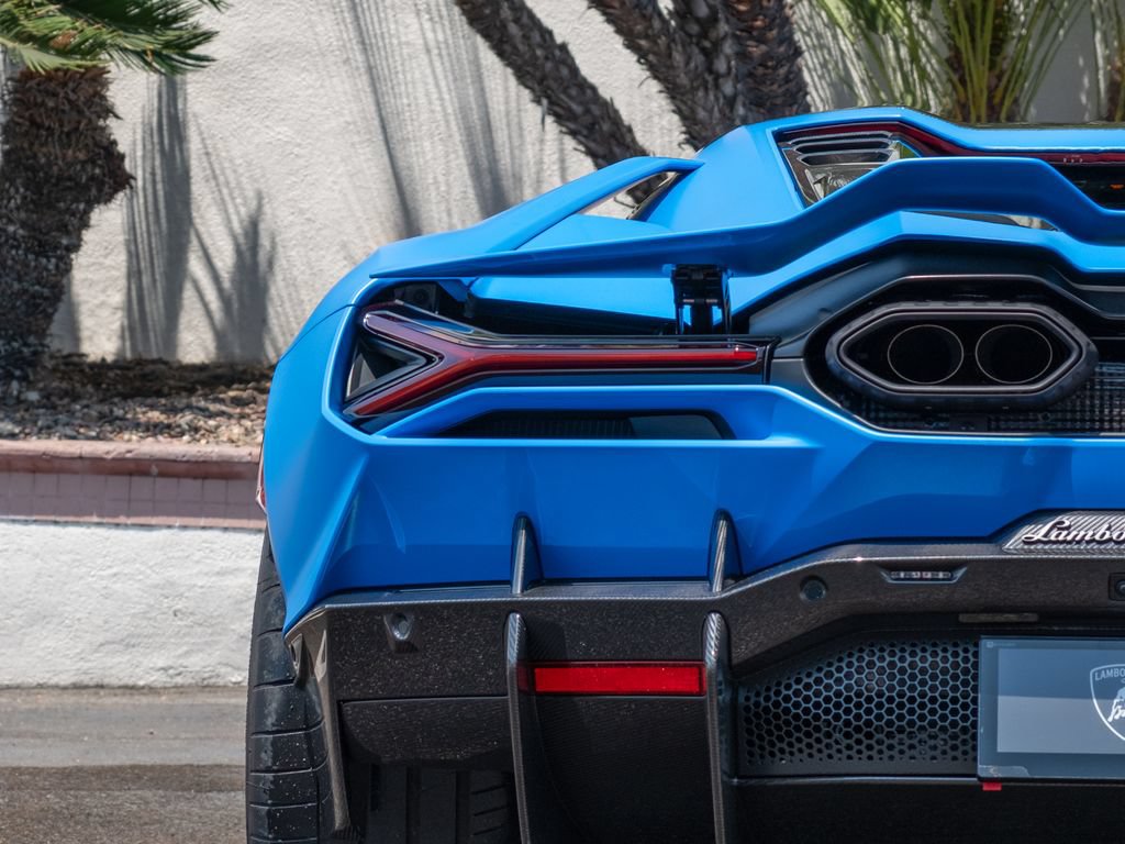 Used 2025 Lamborghini Revuelto AWD/4WD image 31