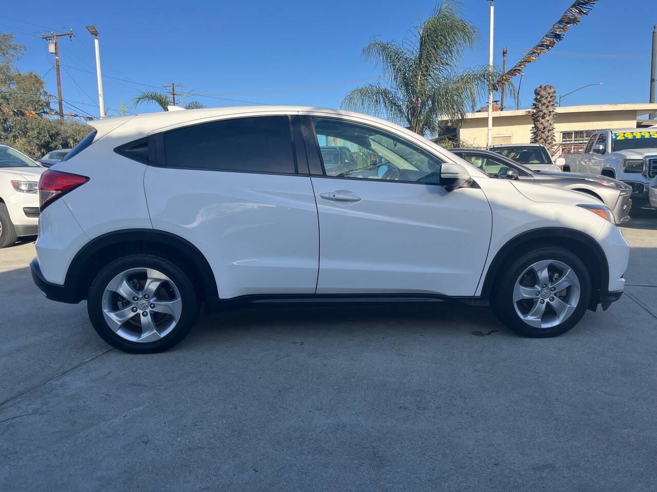 Used 2016 Honda HR-V EX image 9