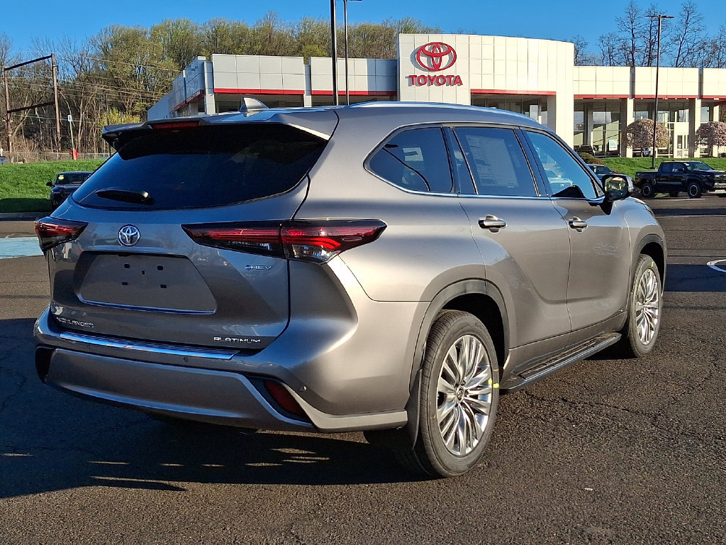 New 2026 Toyota Highlander Platinum AWD/4WD image 4