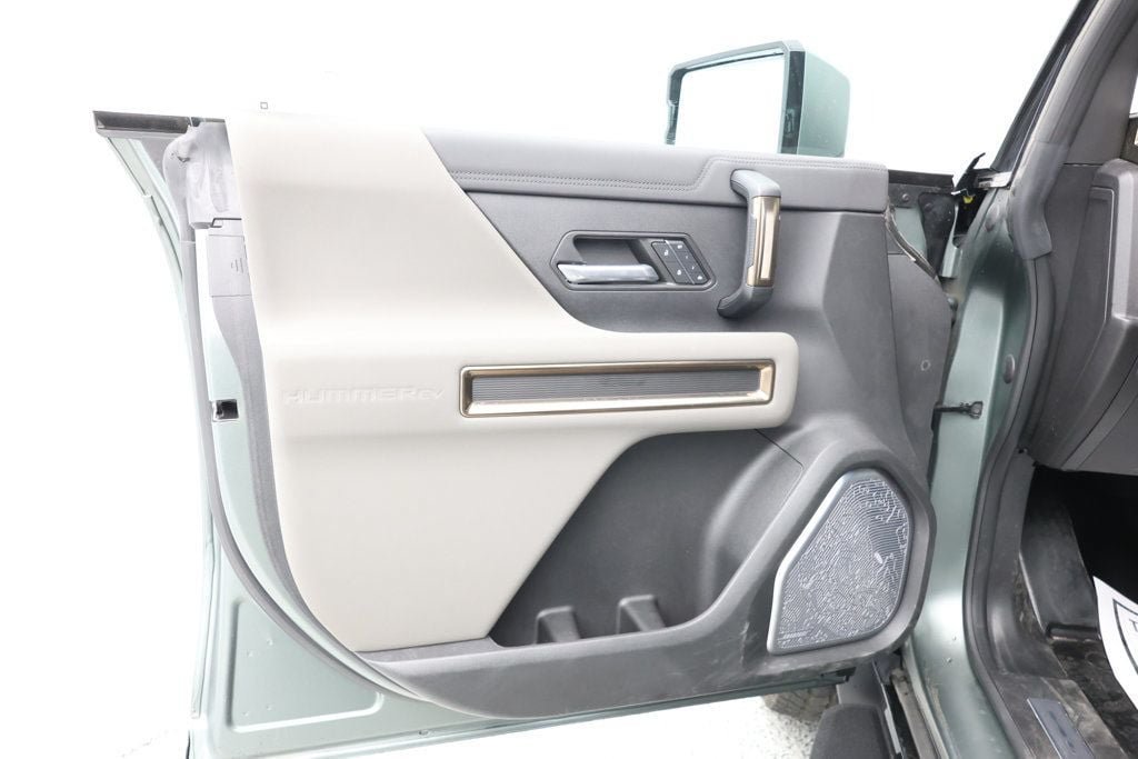 Used 2024 GMC Hummer EV 3X AWD/4WD image 8