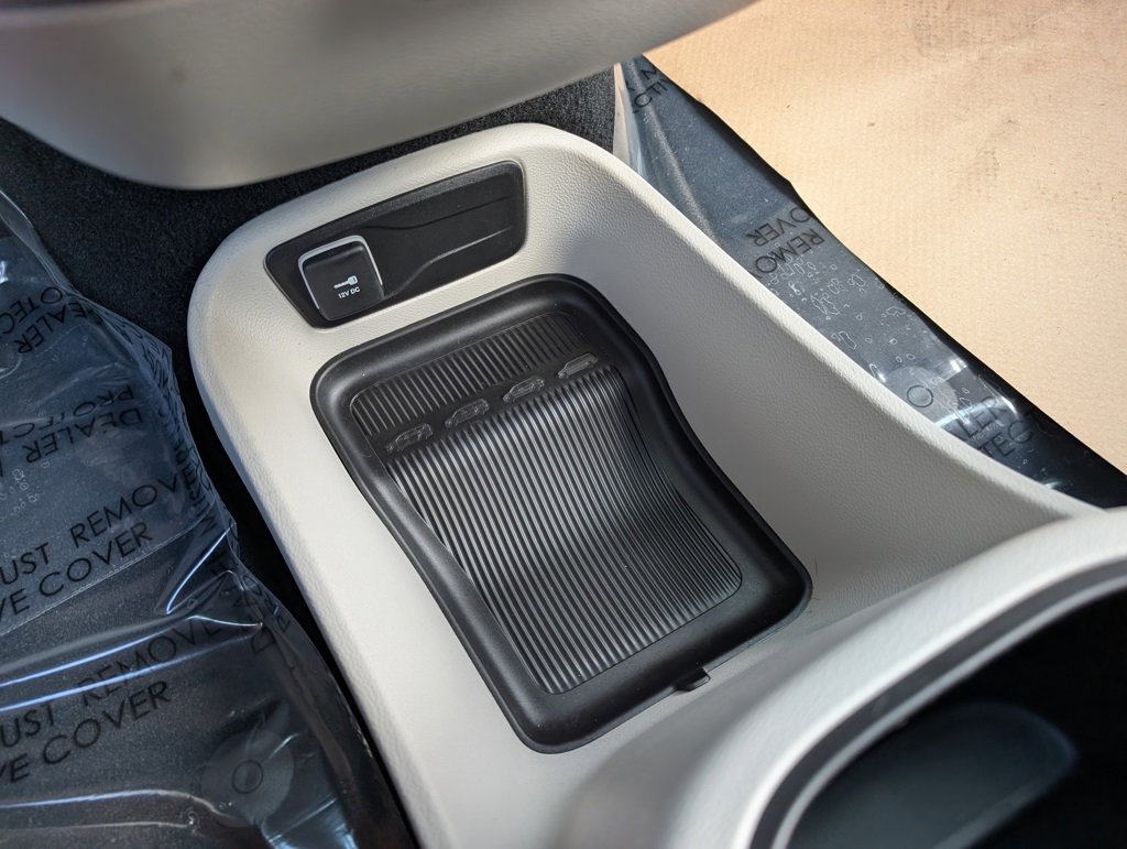 Used 2024 Chrysler Pacifica Touring-L w/ Road Tripper Package image 31