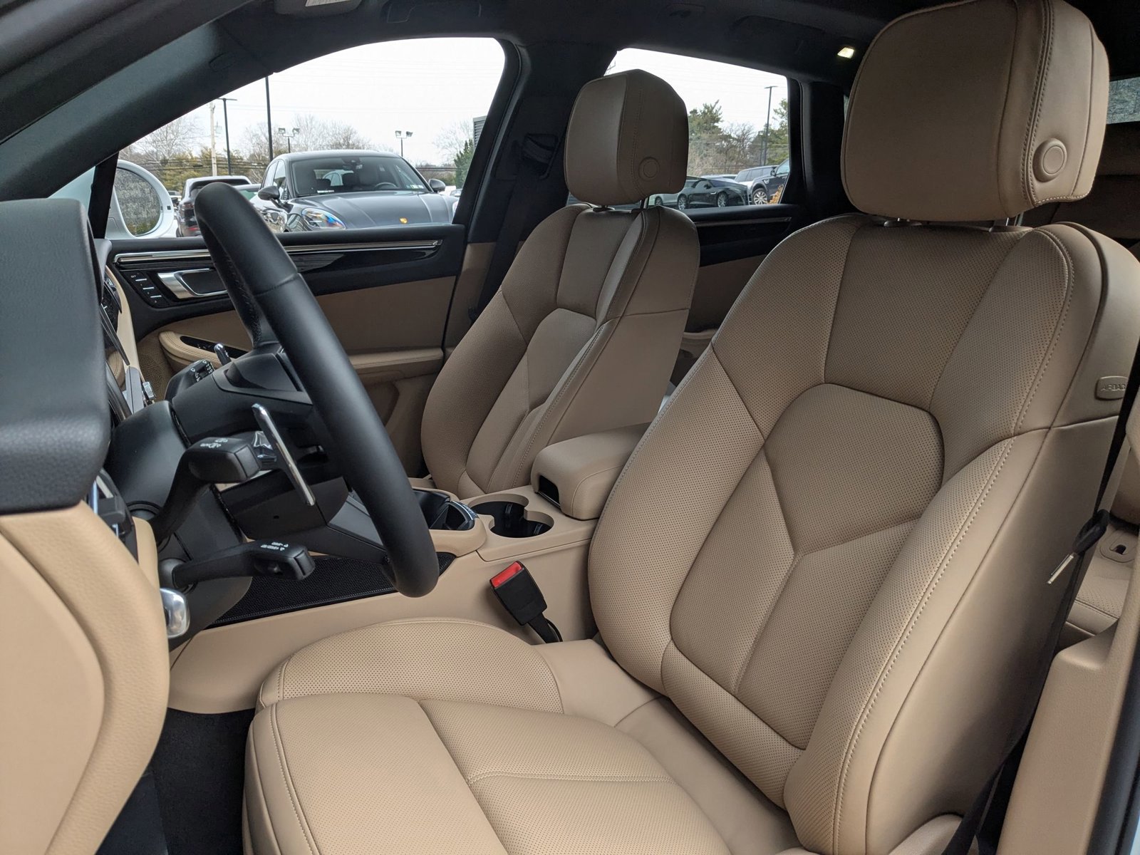 New 2026 Porsche Macan image 5