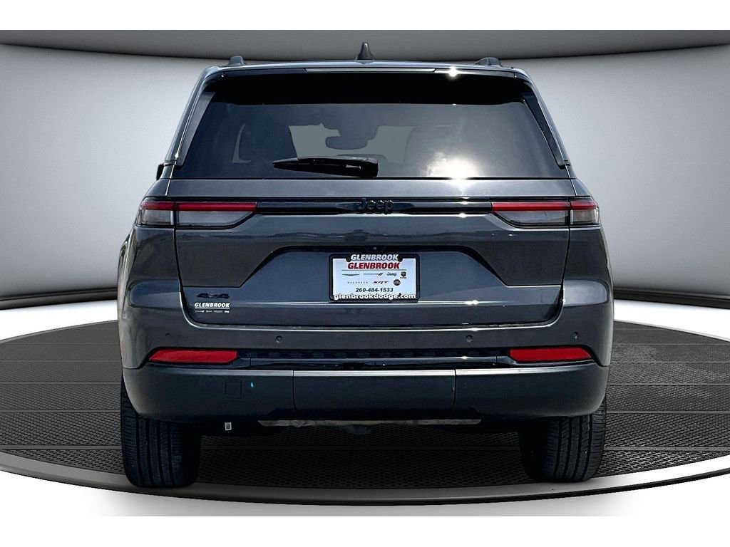 Used 2023 Jeep Grand Cherokee Altitude AWD/4WD image 6