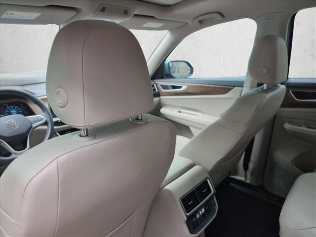 Used 2024 Volkswagen Atlas SE w/ Panoramic Sunroof Package FWD image 22