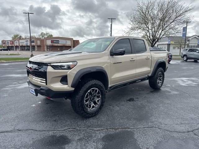 Used 2023 Chevrolet Colorado ZR2 w/ ZR2 Convenience Package III image 3