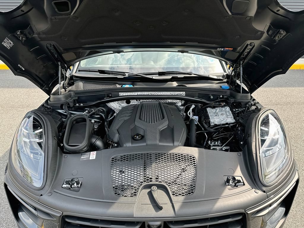 New 2026 Porsche Macan AWD/4WD image 32