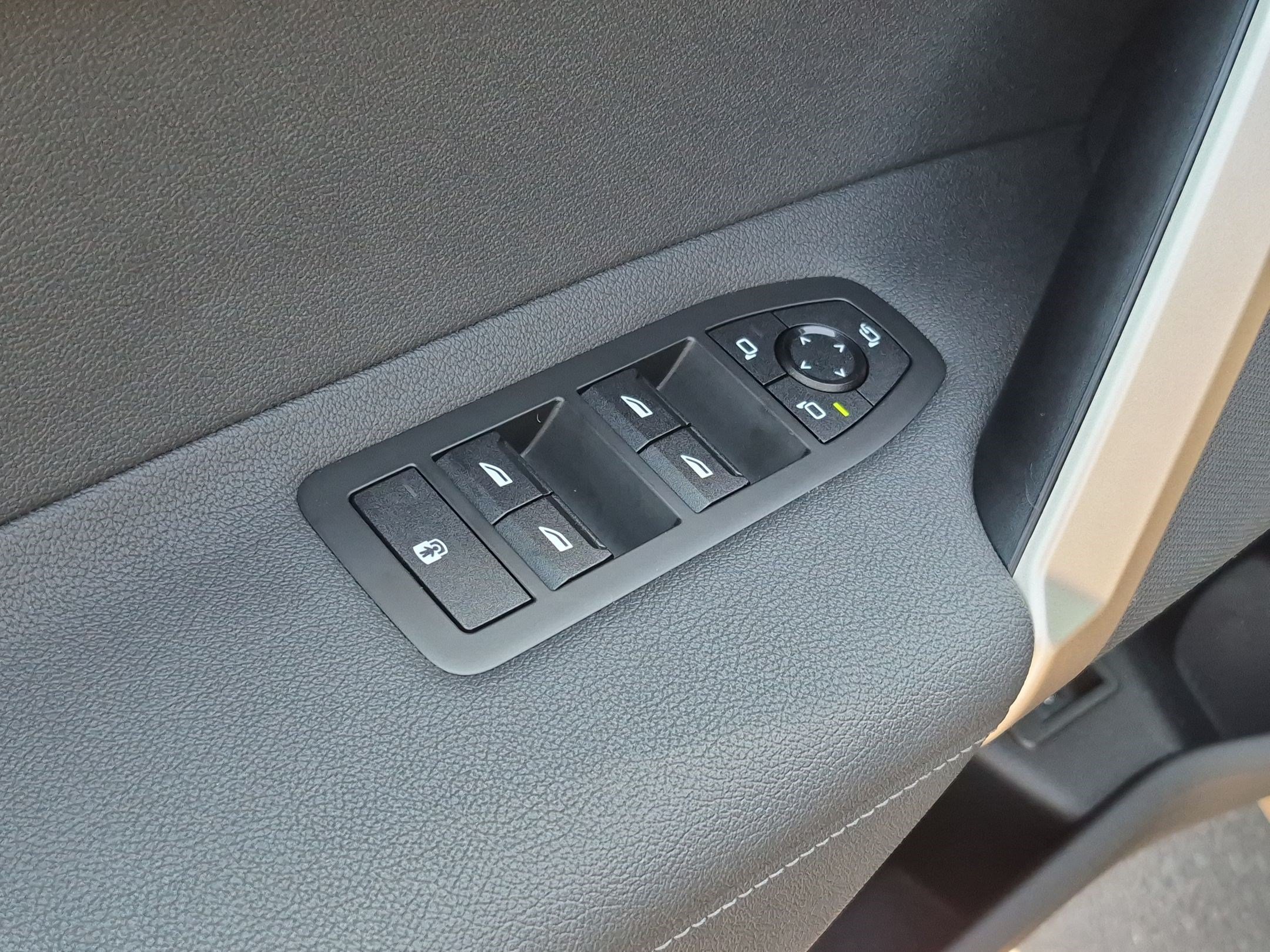 Certified 2024 BMW iX xDrive50 AWD/4WD image 15