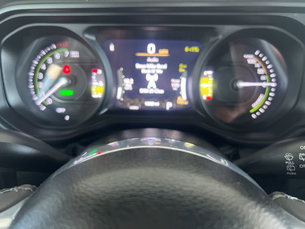 Used 2025 Jeep Wrangler Unlimited Sahara AWD/4WD image 47