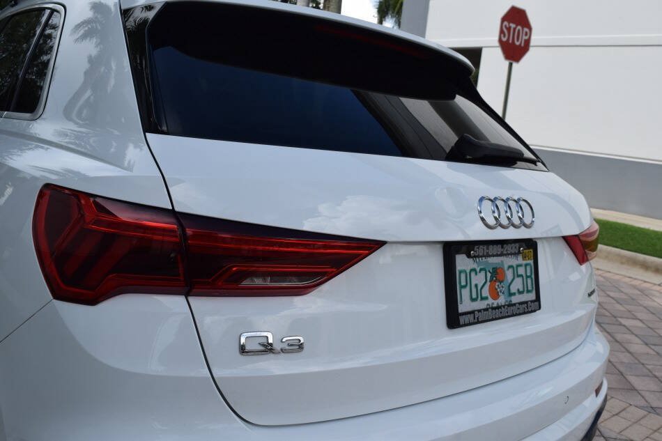 Used 2020 Audi Q3 2.0T Premium w/ Convenience Package AWD/4WD image 23