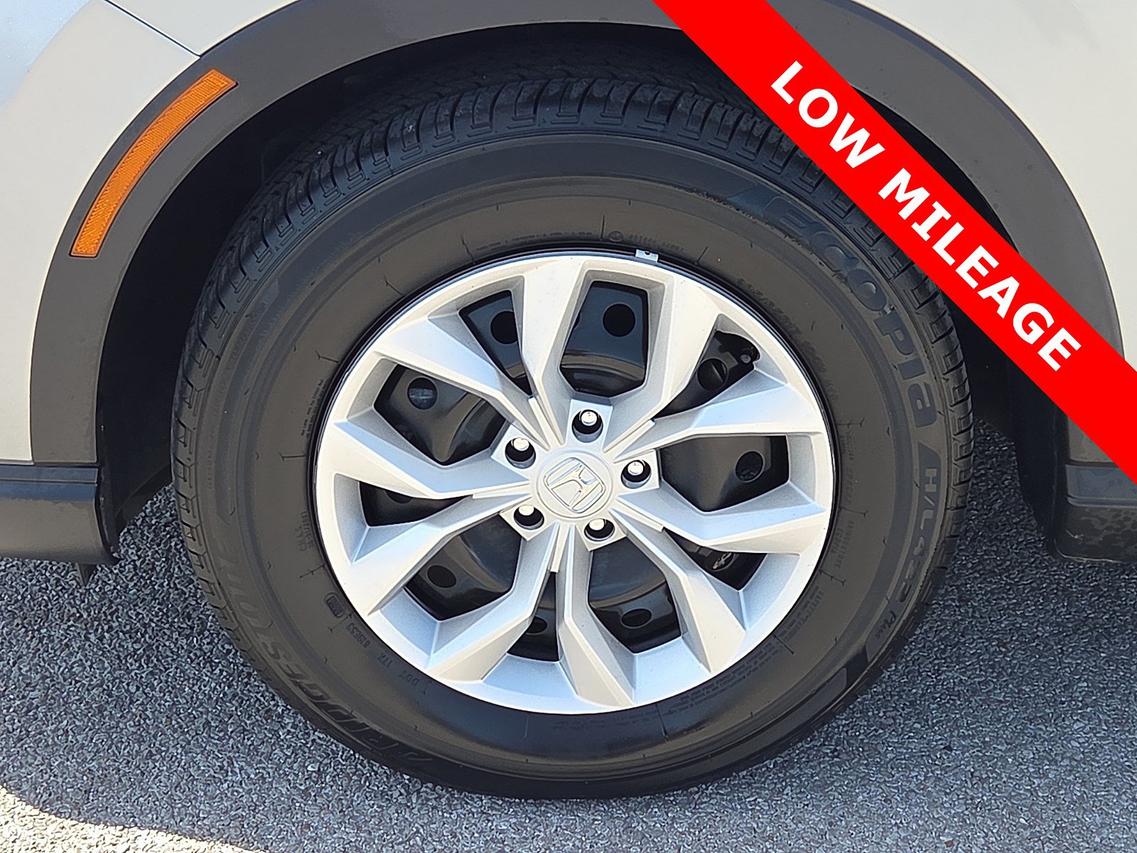 Used 2025 Honda CR-V LX image 7