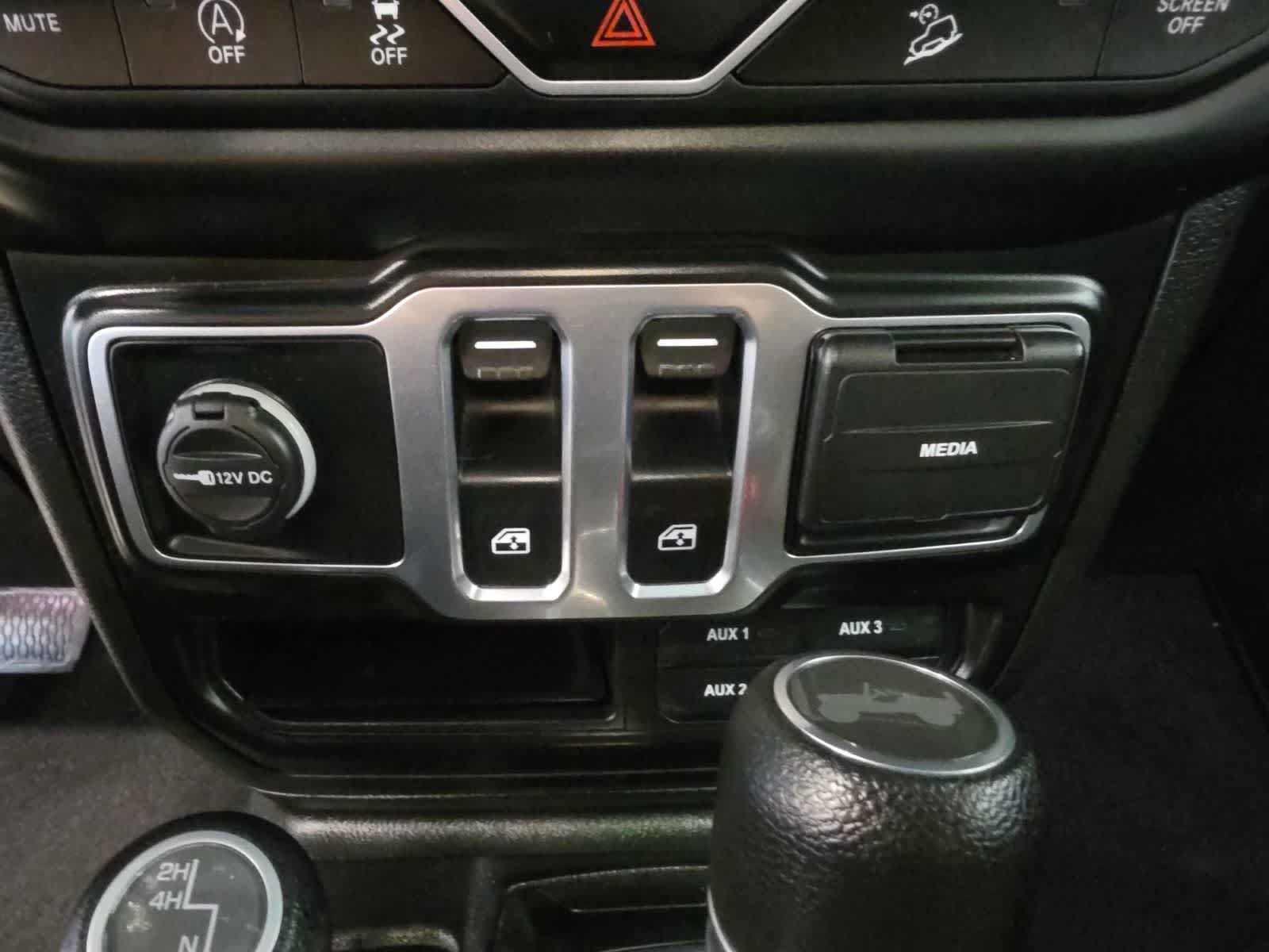 Used 2020 Jeep Wrangler Sport AWD/4WD image 22