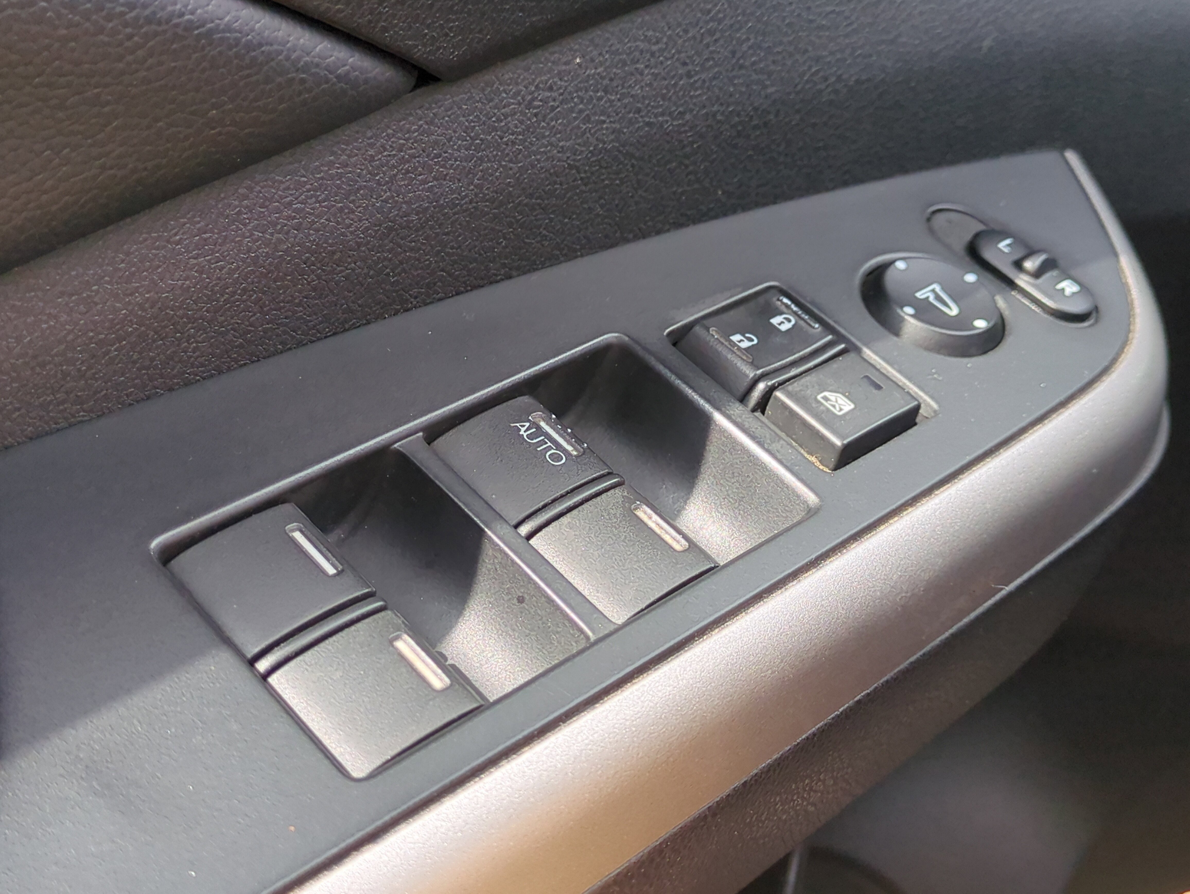 Used 2012 Honda CR-V EX-L image 26