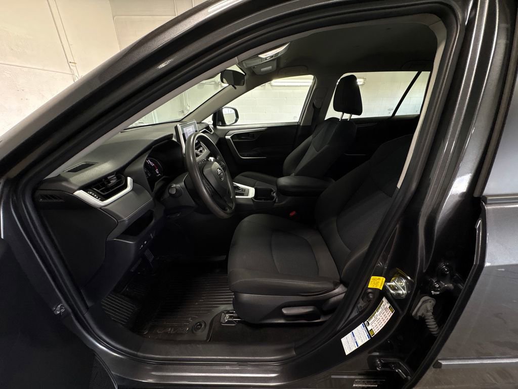 Used 2023 Toyota RAV4 LE image 18