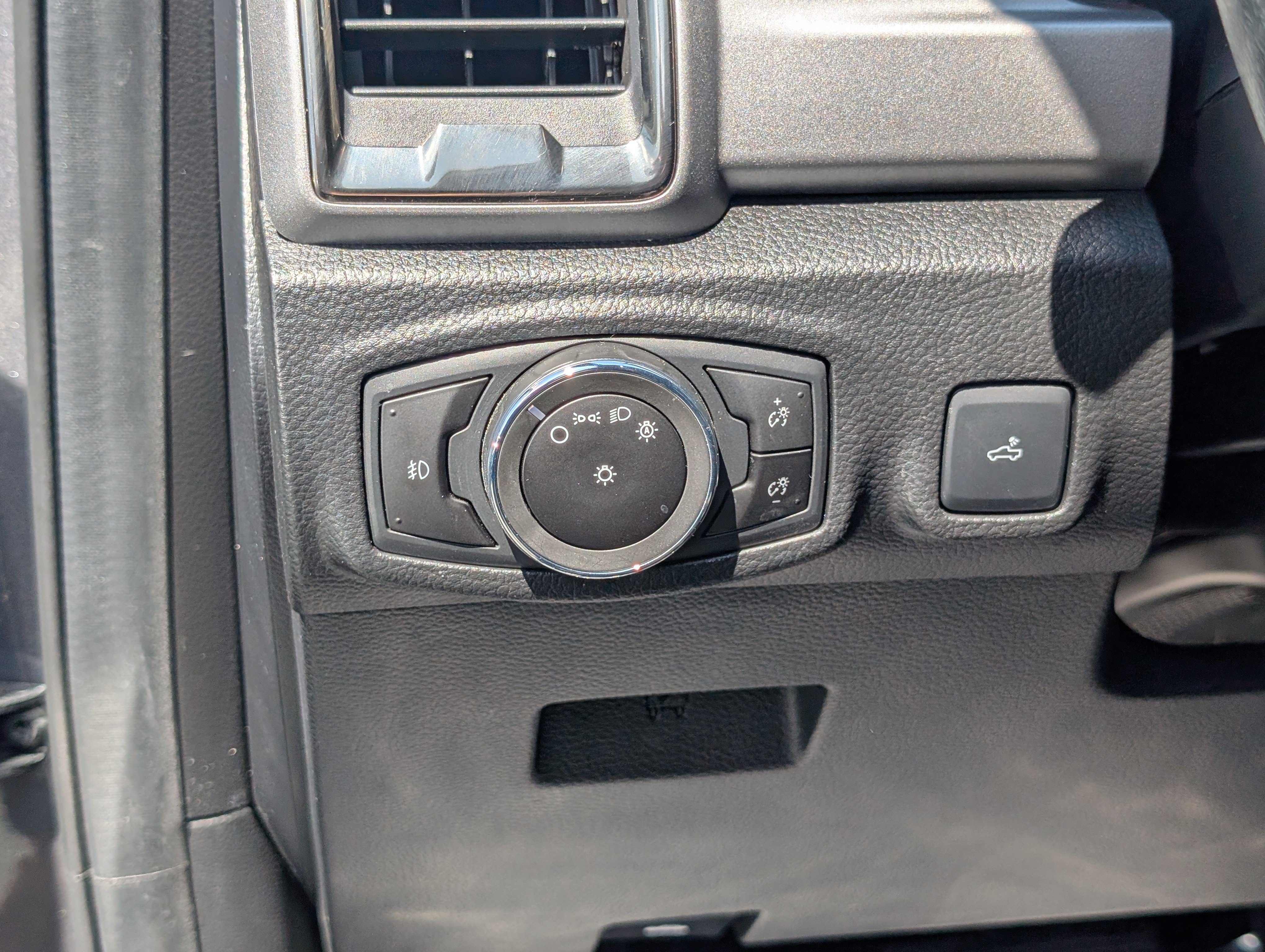 Used 2023 Ford Ranger XLT w/ Equipment Group 302A High AWD/4WD image 18