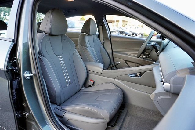 Certified 2026 Hyundai Elantra Sport FWD image 12