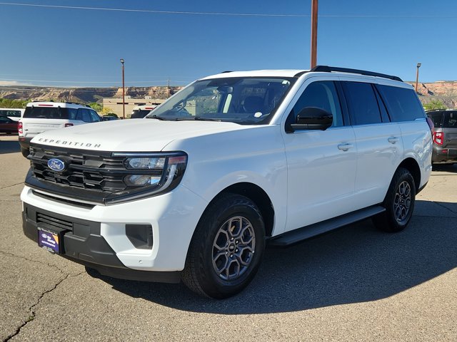 Certified 2025 Ford Expedition Active AWD/4WD image 5