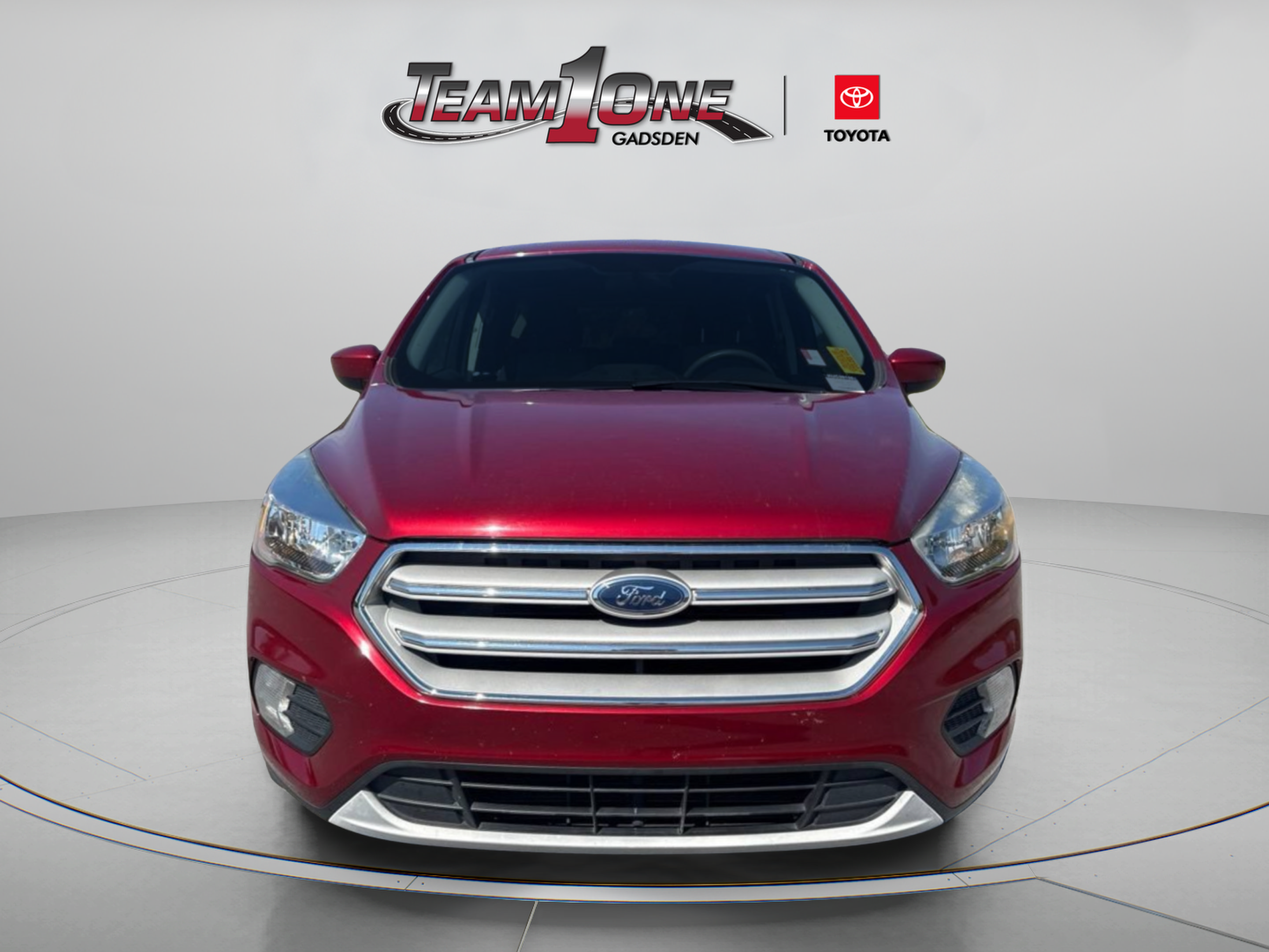 Used 2019 Ford Escape SE FWD image 2