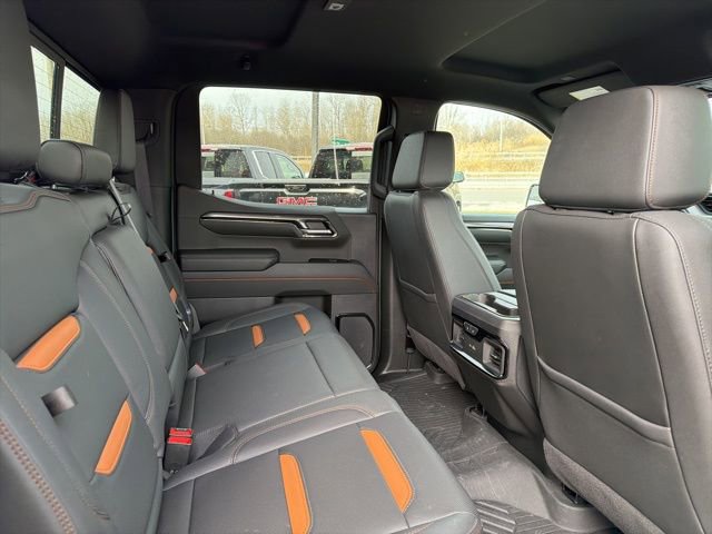 Used 2024 GMC Sierra 1500 AT4 w/ Technology Package AWD/4WD image 12