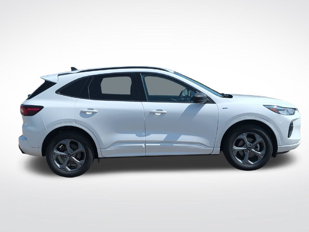 Certified 2023 Ford Escape ST-Line AWD/4WD image 2