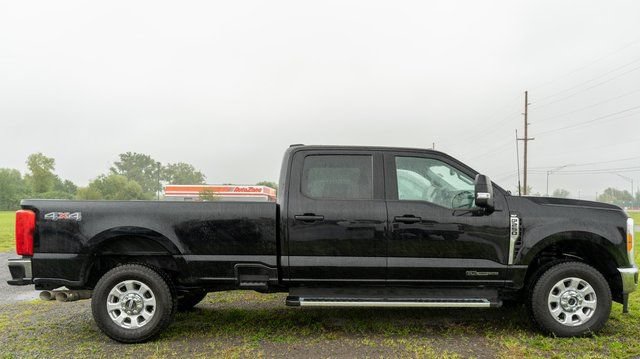 Used 2023 Ford F250 XLT AWD/4WD image 5