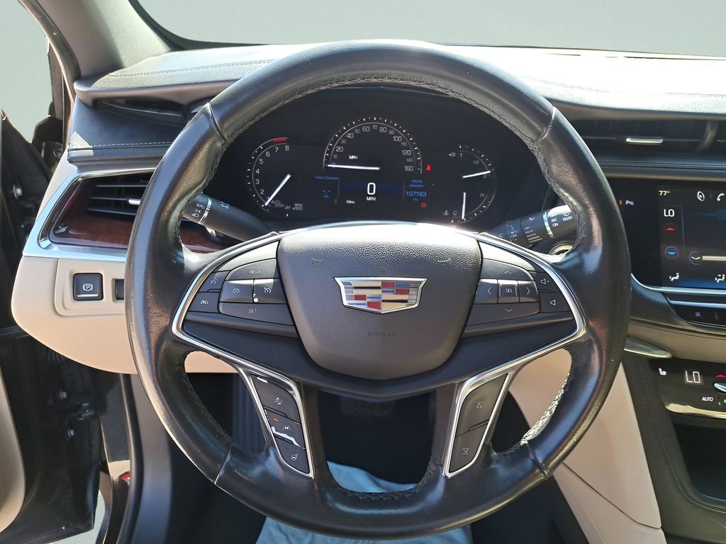 Used 2017 Cadillac XT5 Luxury w/ Driver Awareness Package image 18