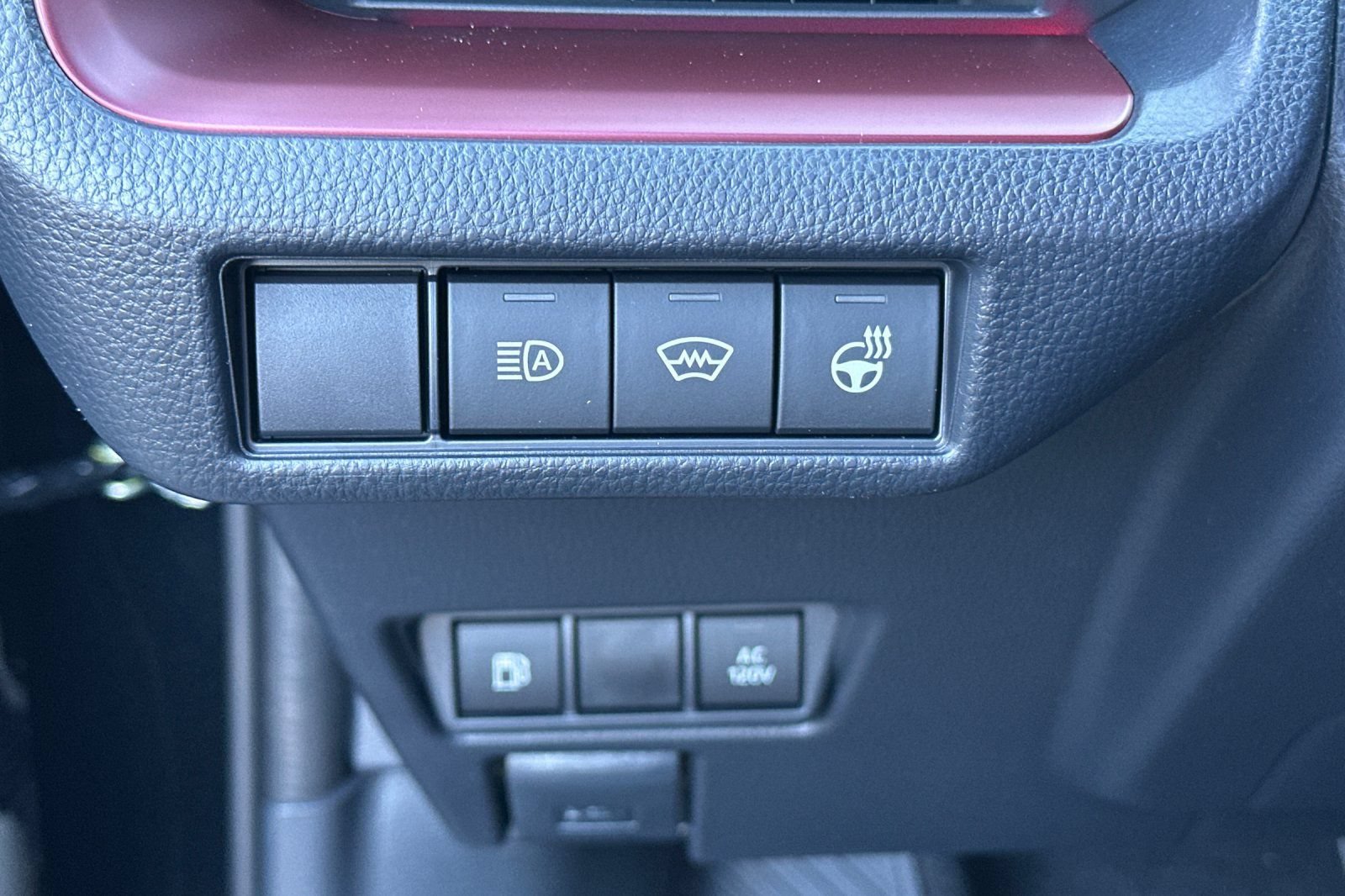 New 2026 Toyota Prius Plug-In Hybrid FWD image 30