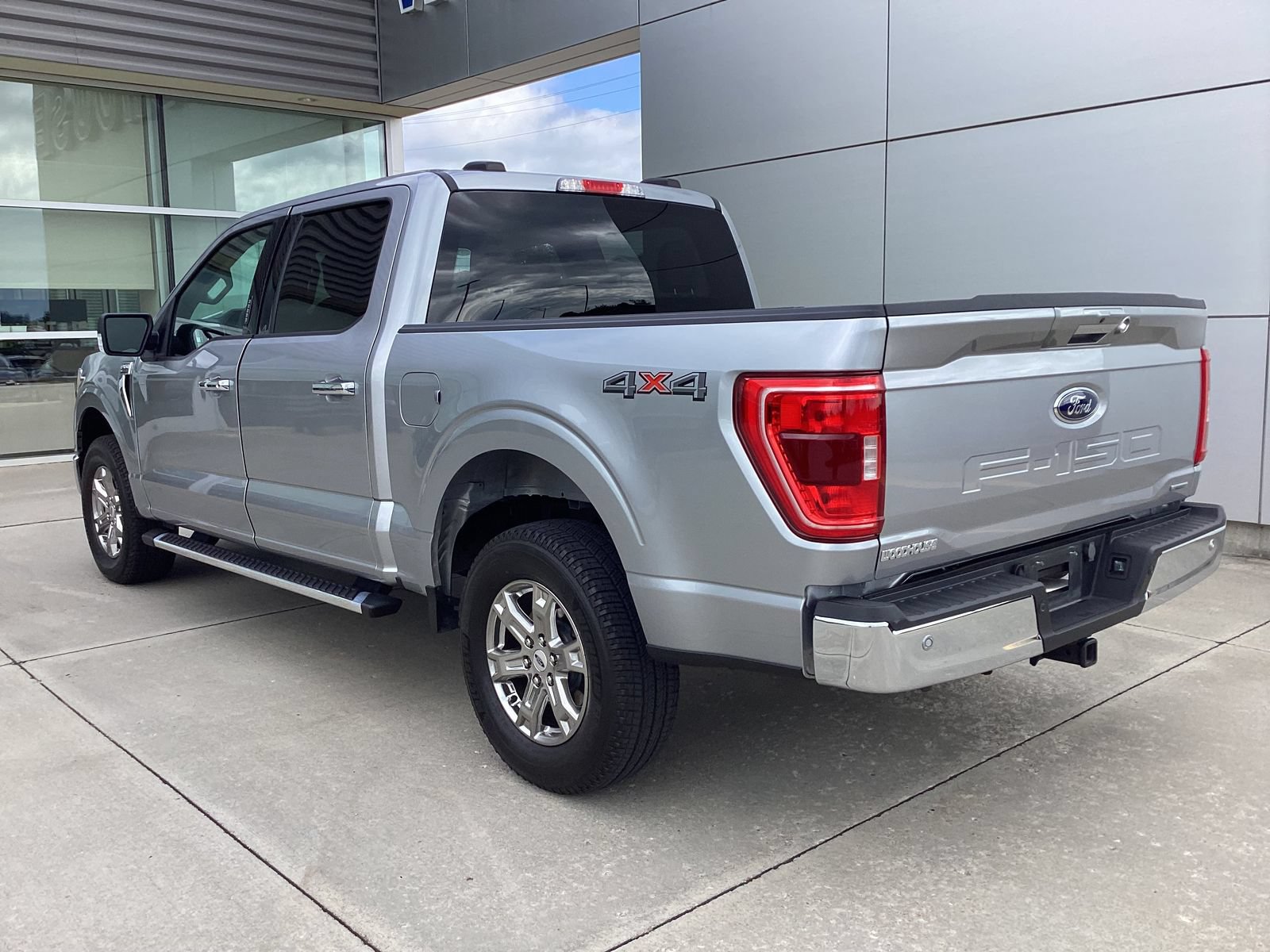 Used 2023 Ford F150 XLT w/ Equipment Group 302A High AWD/4WD image 4