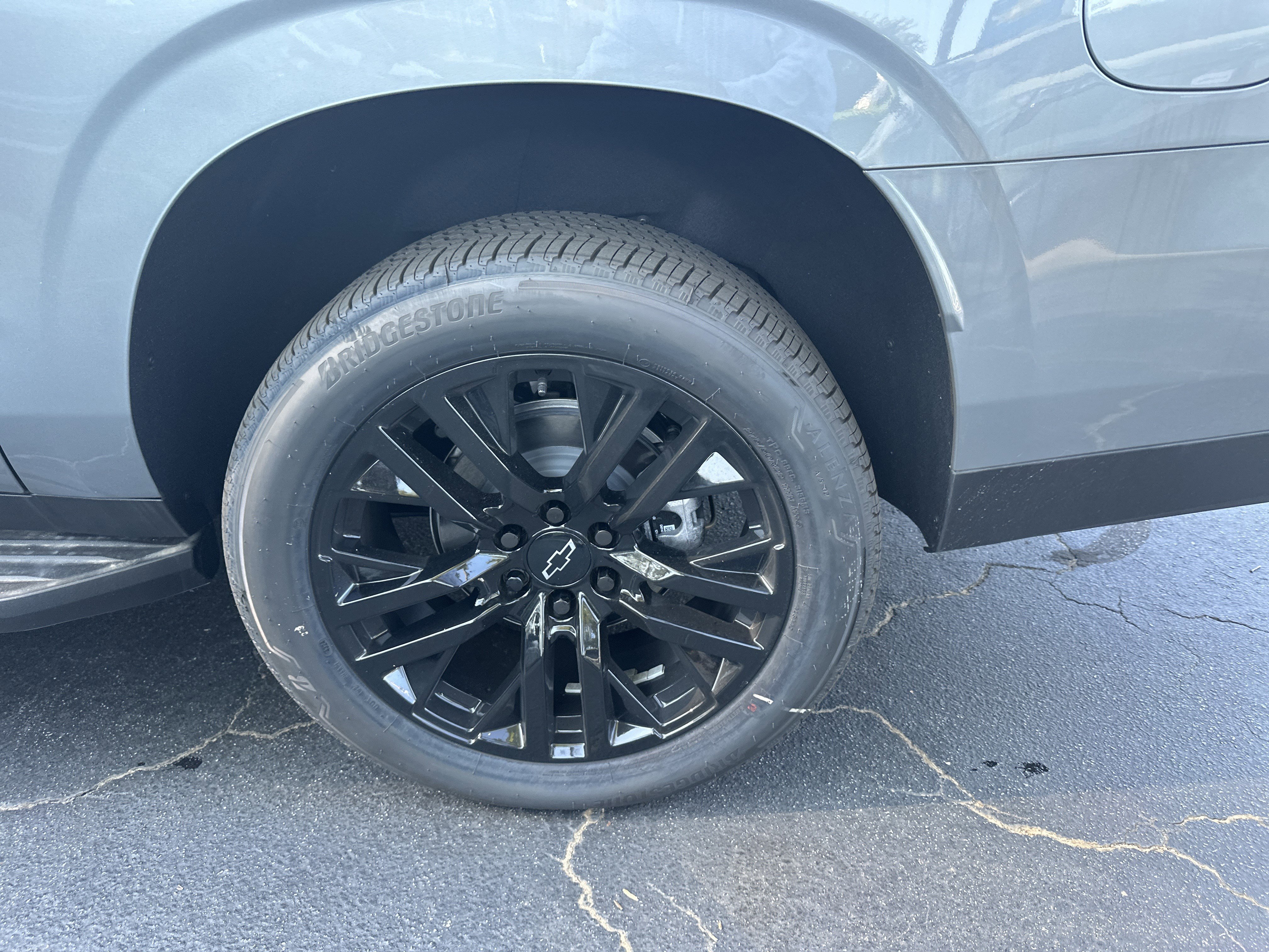 New 2025 Chevrolet Suburban Premier image 18