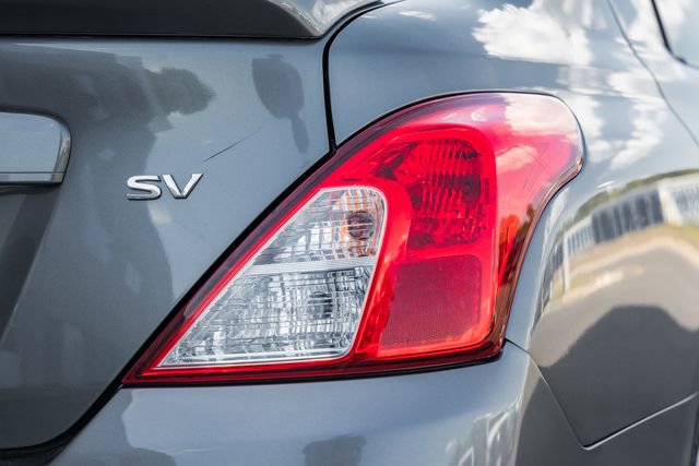 Used 2019 Nissan Versa SV FWD image 8