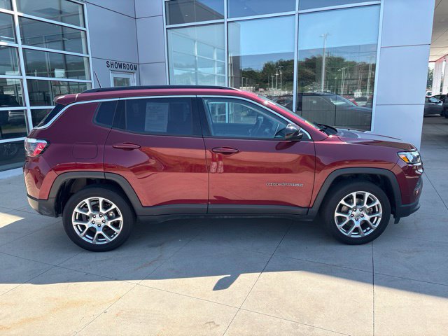 Used 2022 Jeep Compass Latitude AWD/4WD image 9