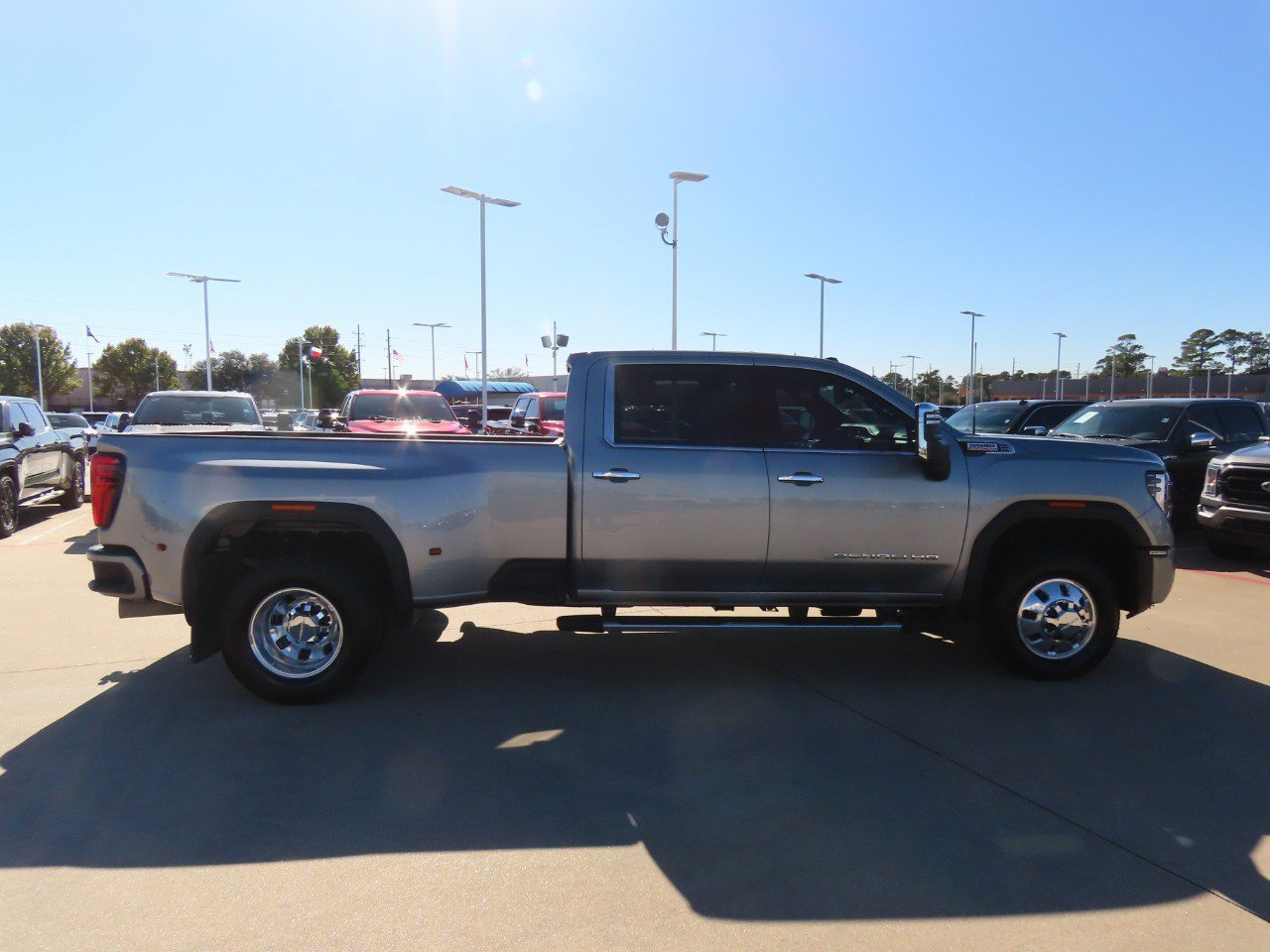 Used 2025 GMC Sierra 3500 Denali w/ Denali Reserve Package image 10