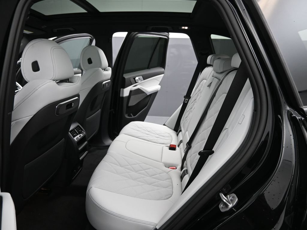 New 2026 BMW X5 xDrive50e w/ M Sport Package AWD/4WD image 35