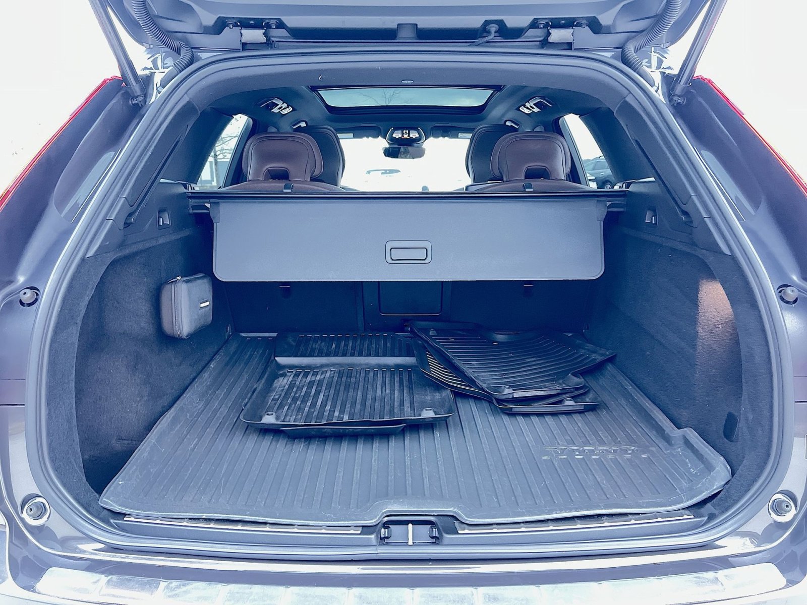 Used 2023 Volvo XC60 B5 Plus w/ Climate Package image 25