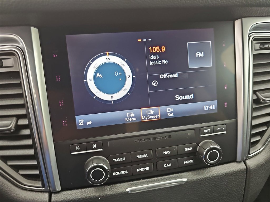 Used 2018 Porsche Macan image 34