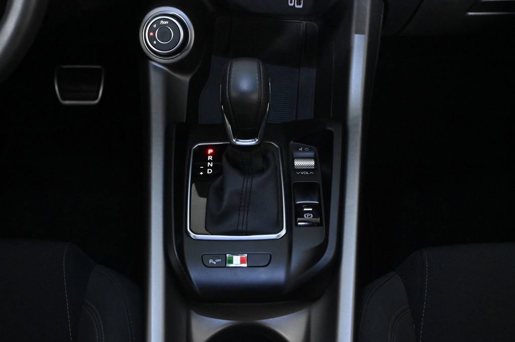 Used 2025 Alfa Romeo Tonale AWD/4WD image 14